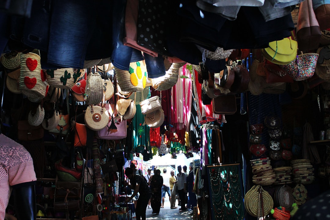 Mercati di Chefchaouen: blu, spezie e tessuti berberi - 5P9R+W2V | Secret World Trip Planner