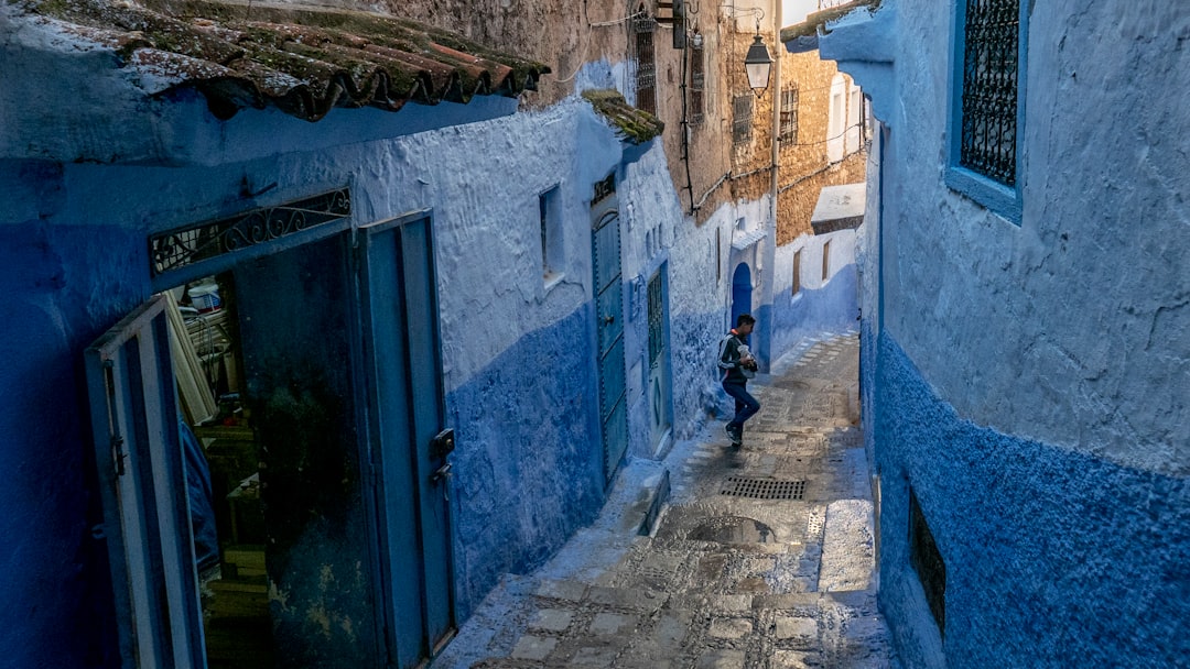 Marchés de Chefchaouen : bleu, épices et tissus berbères - 5P9R+W2V | Secret World Trip Planner