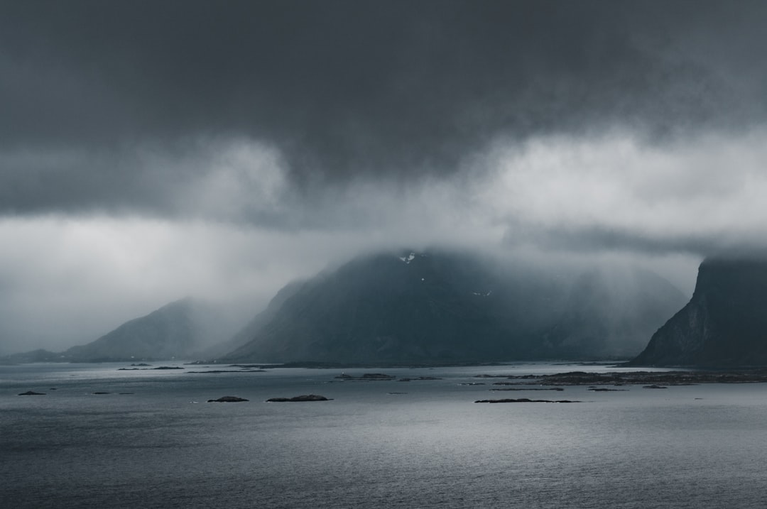 Henningsvær: auroras y naturaleza salvaje en Lofoten - Henningsvaer | Secret World Trip Planner
