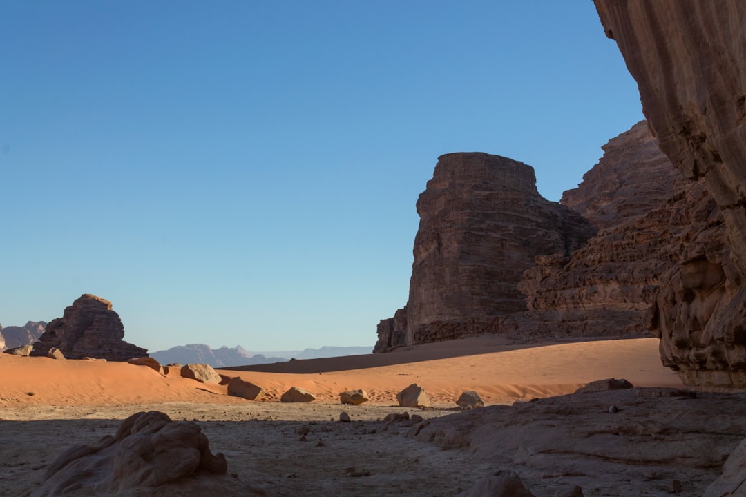 카잘리 협곡: 와디 럼 사막의 나바테아 유적 - GC9F+GP7 Area protetta Wadi Rum | Secret World Trip Planner
