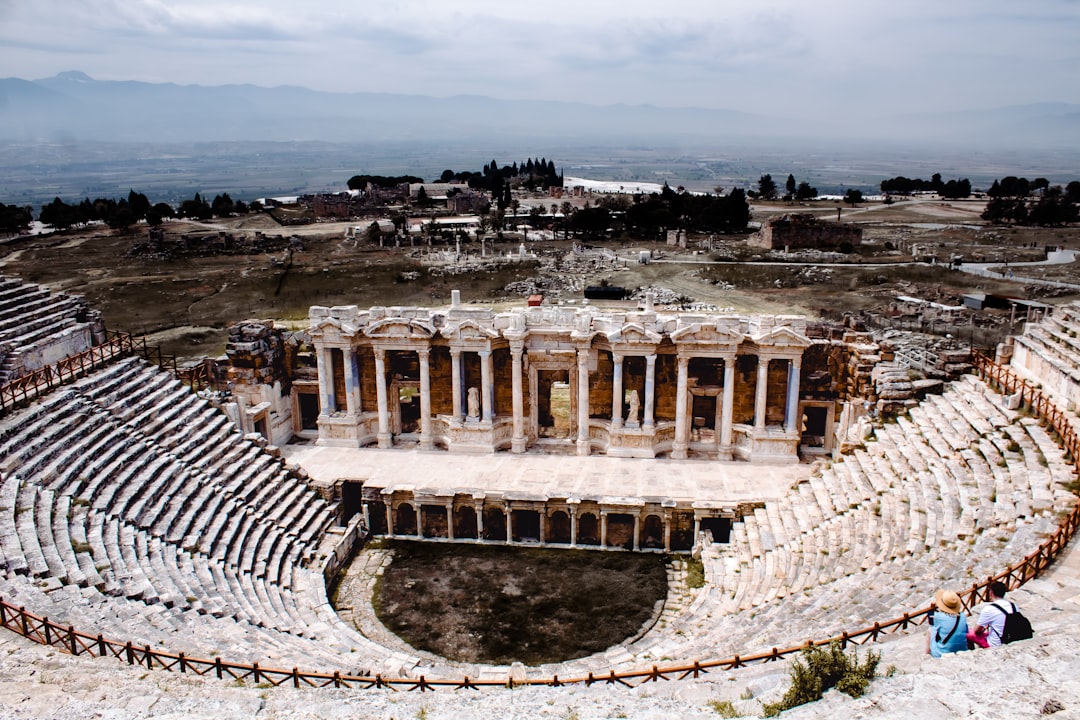 Teatro di Kourion: spettacoli sul mare di Cipro - MV7Q+P49 4620 | Secret World Trip Planner