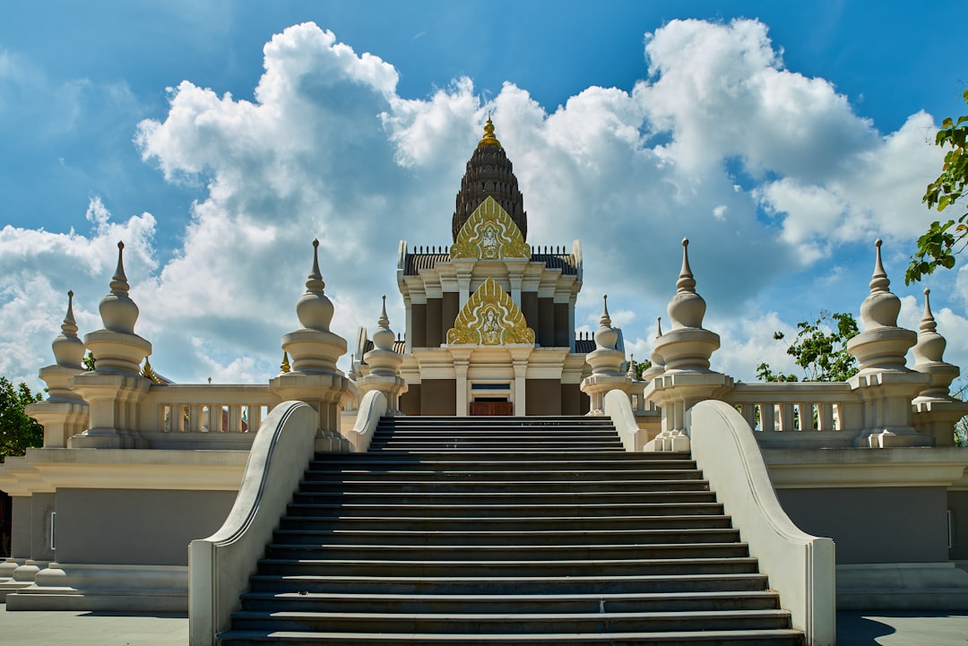 Узнайте о Ват Пхра Си Раттана Махатат в Пхитсанулоке - Amphoe Mueang Phitsanulok | Secret World Trip Planner