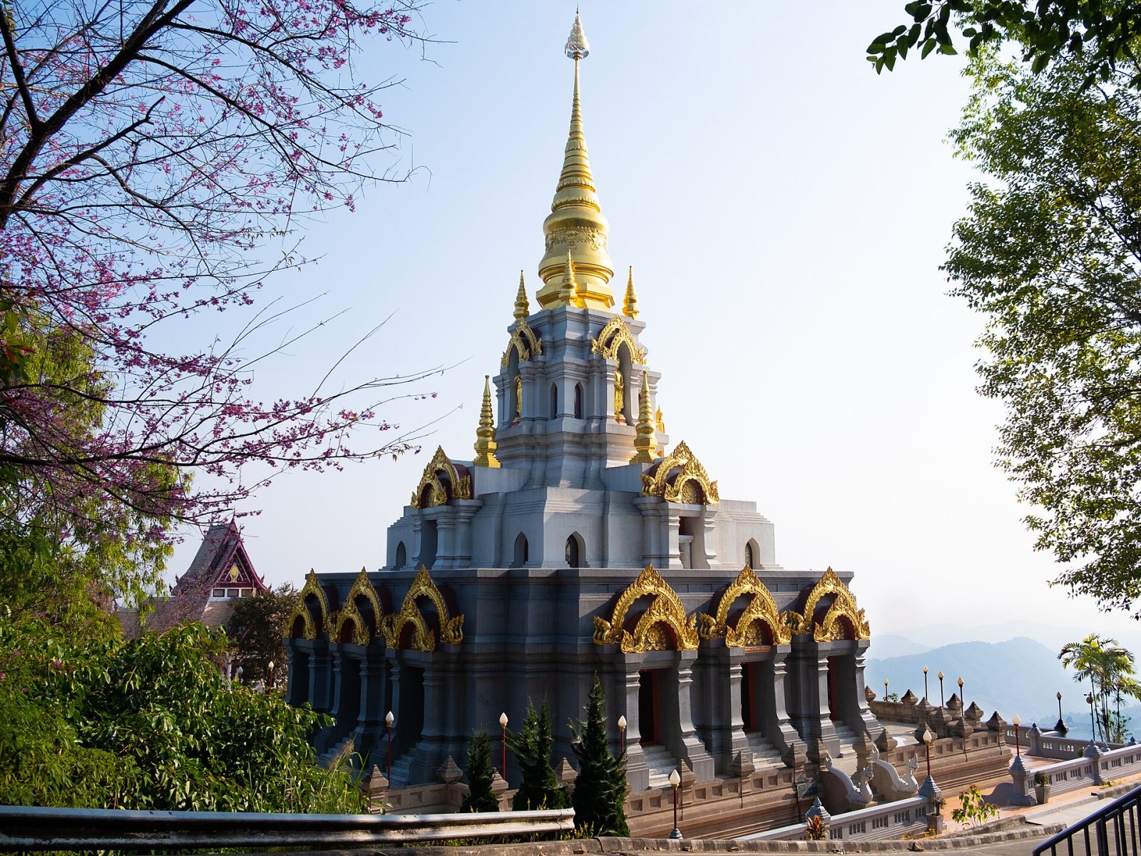 Scoprire Wat Santikhiri: un angolo di cultura in Thailandia - Mae Fa Luang District | Secret World Trip Planner