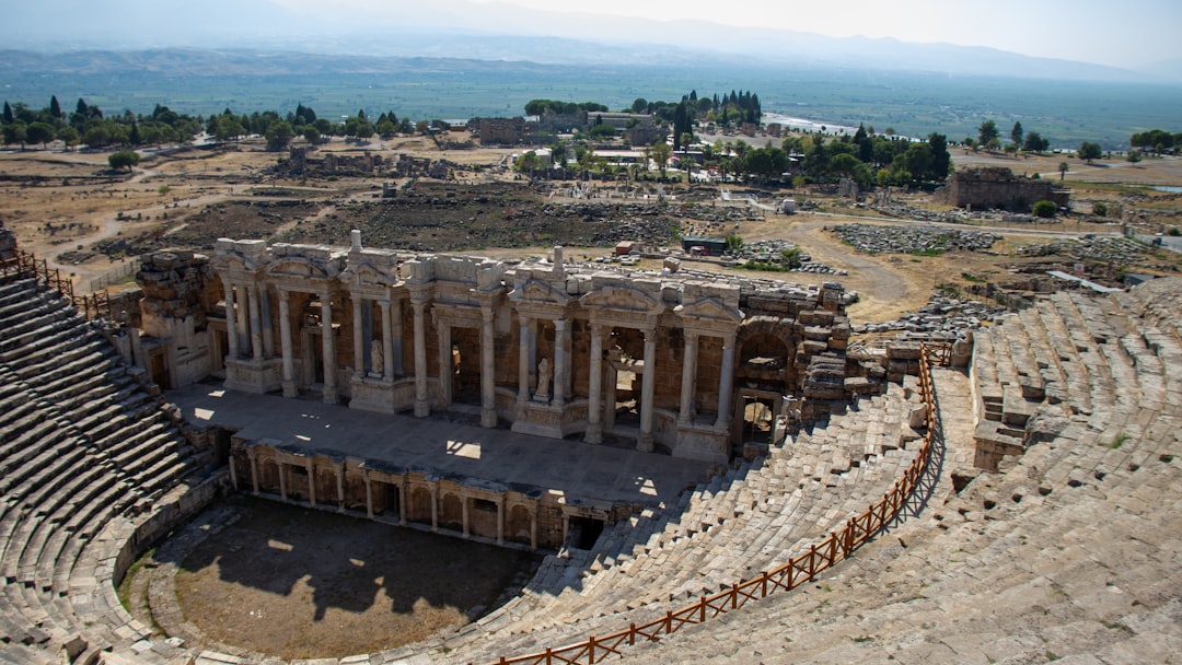 Anfiteatro de El Jem: o Coliseu da Tunísia - Route Mahdia | Secret World Trip Planner