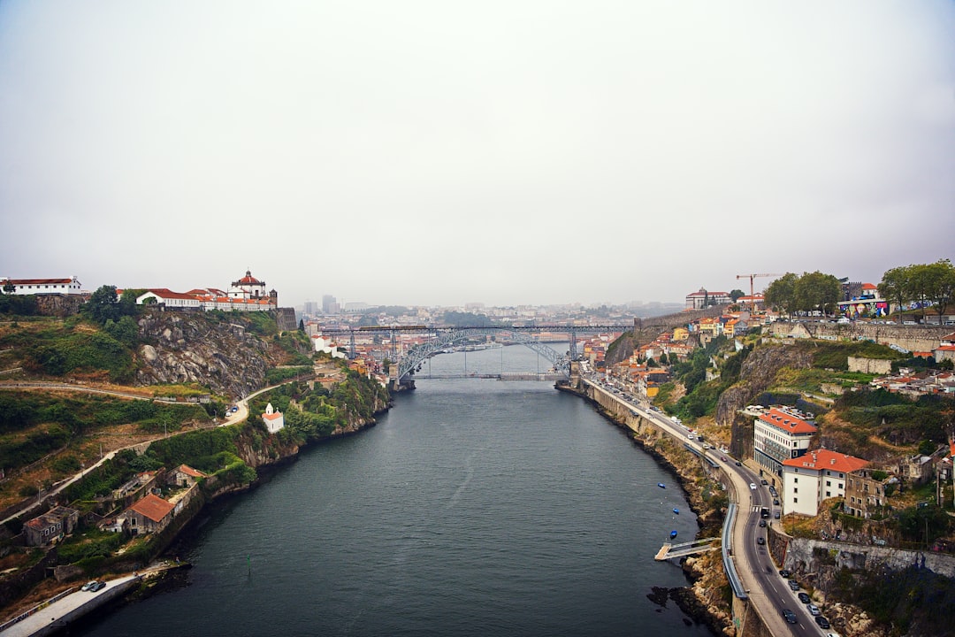 Descubre Simon Bolivar: Historia y Cultura en Portugal - Igreja | Secret World Trip Planner