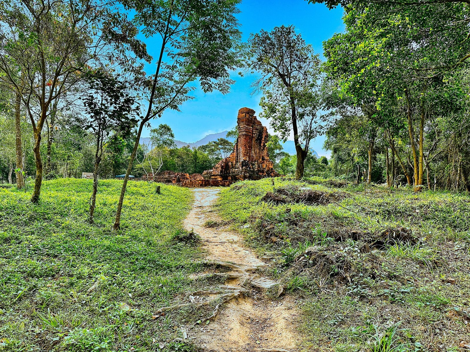 Grupo H: Un viaje por la historia de Vietnam - Thu Bồn | Secret World Trip Planner