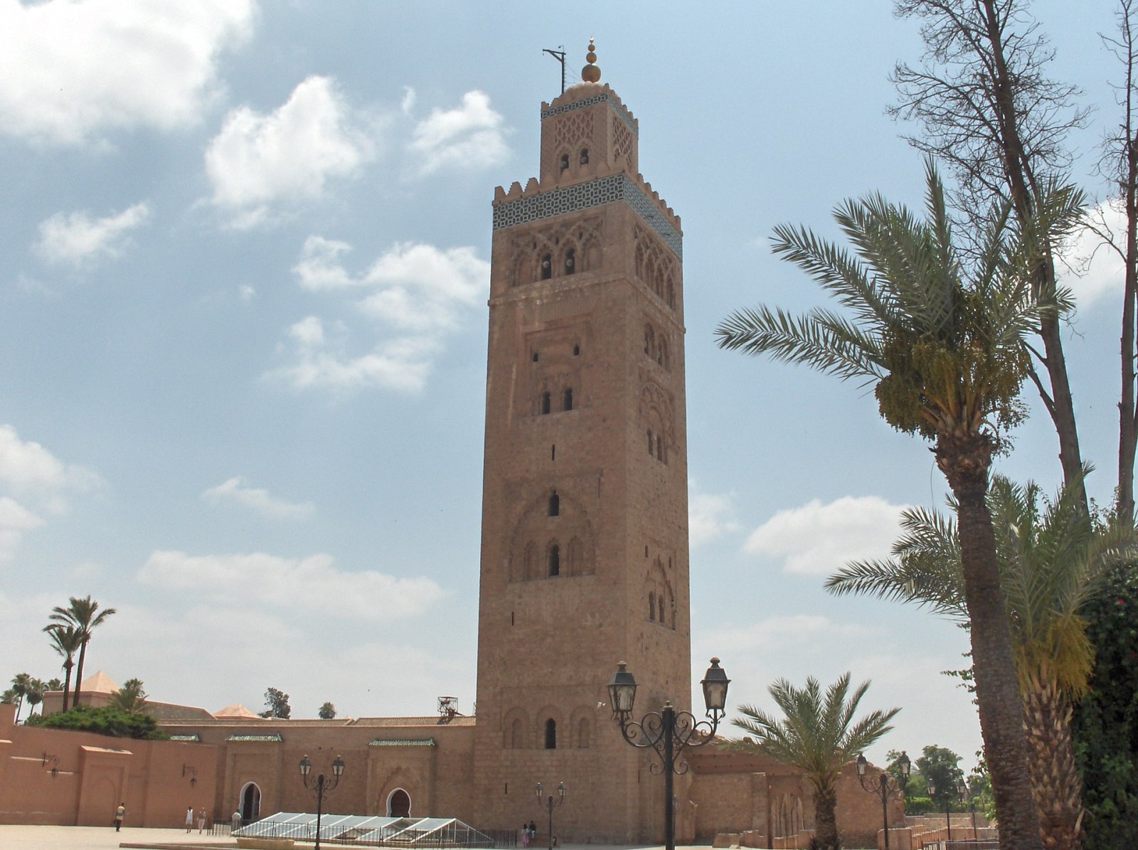 Discover the Beauty of Mosques in Morocco — FGR7+M66
