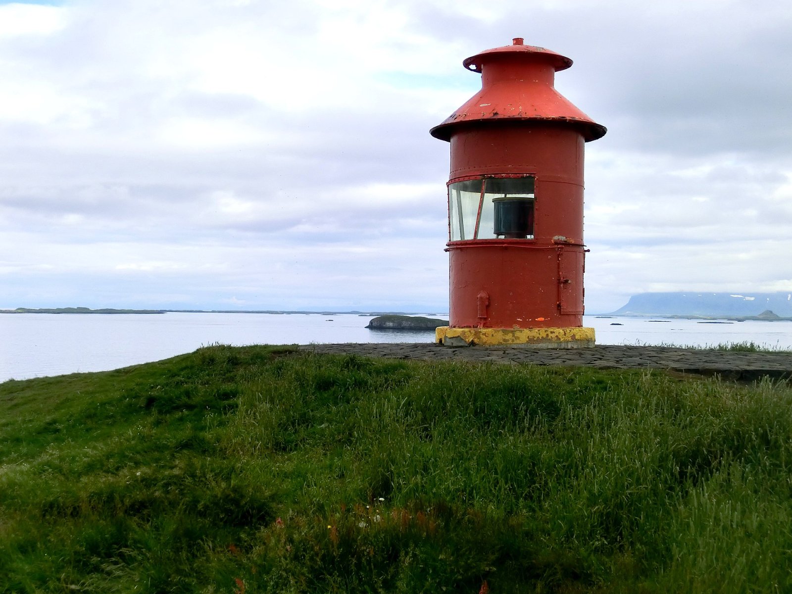 Entdecken Sie Súgandisey: Ein bezaubernder Ort in Island - Stykkishólmur | Secret World Trip Planner