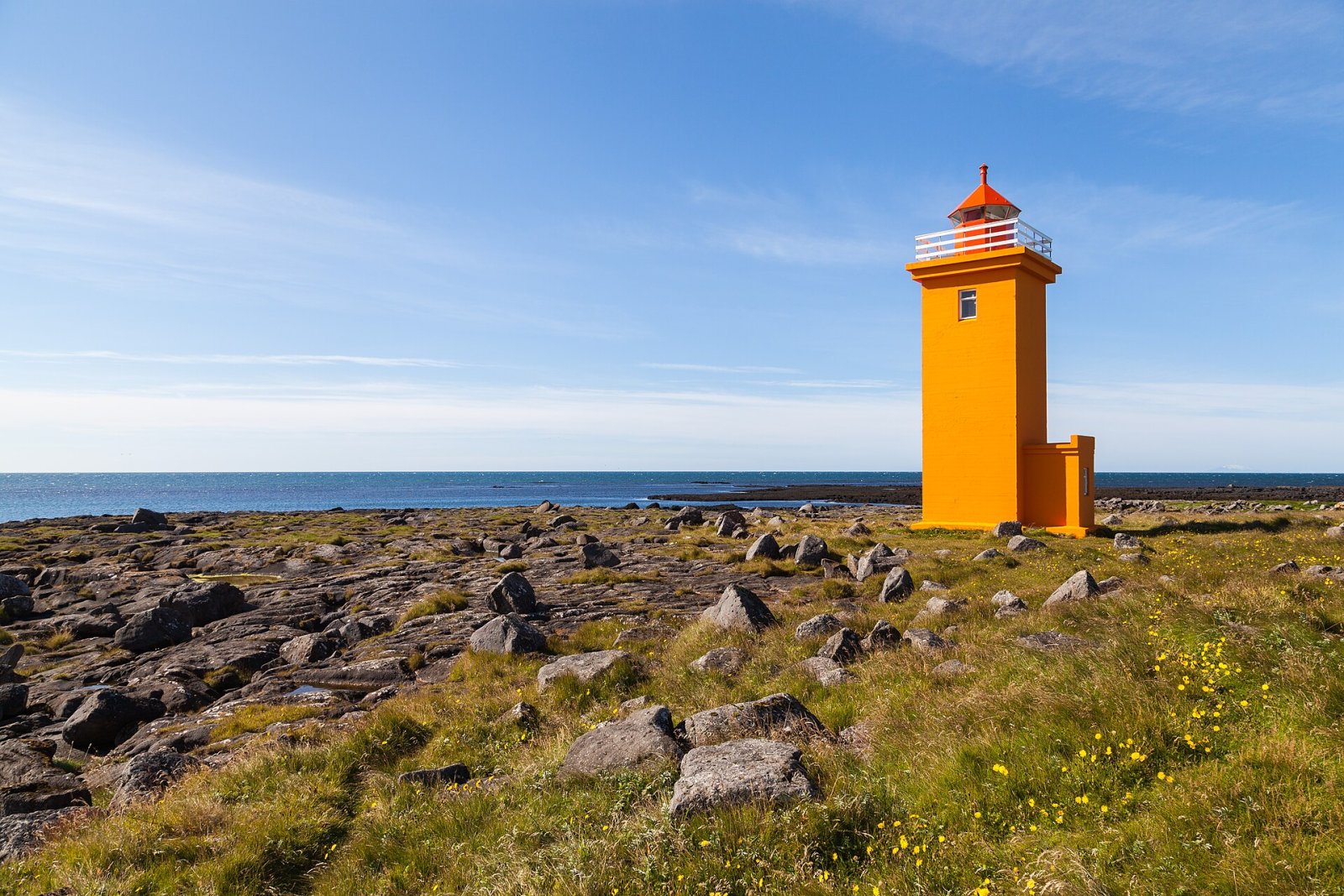 Descubre Stafnes: el Faro Icónico de Islandia - X6CX+93G | Secret World Trip Planner