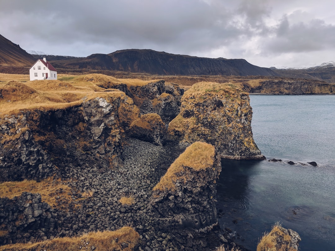 Arnarstapi: ein verstecktes Juwel Islands - Arnarstapi | Secret World Trip Planner