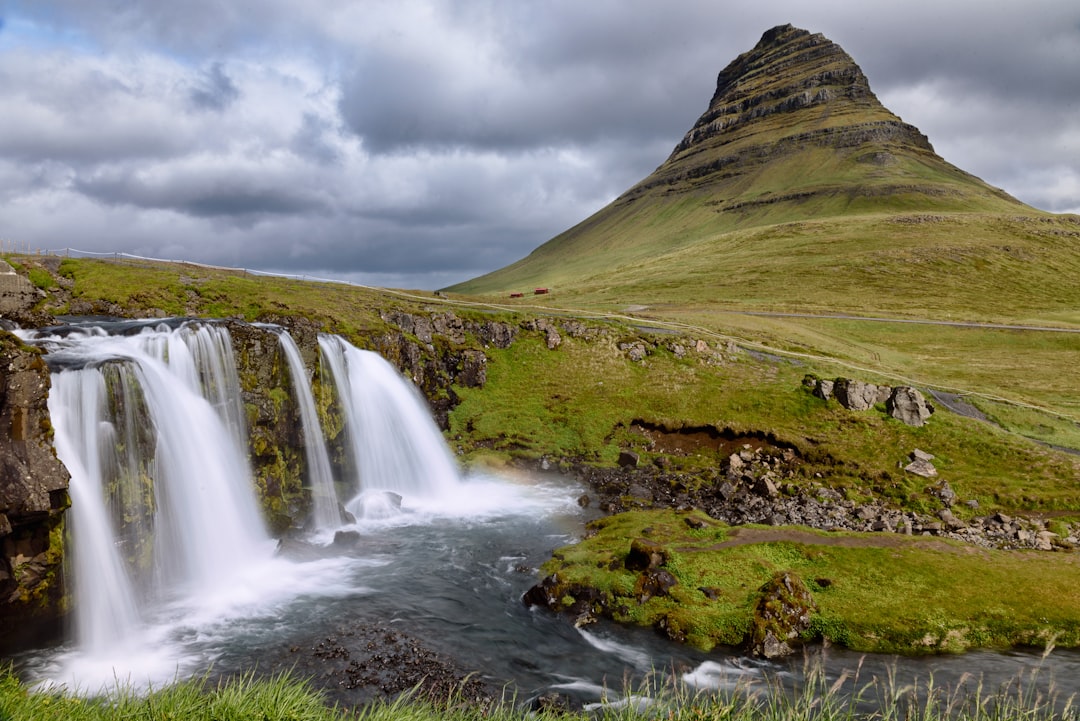 Entdecken Sie Grundarfjörður: ein Juwel im Westen Islands - WQG2+GC | Secret World Trip Planner