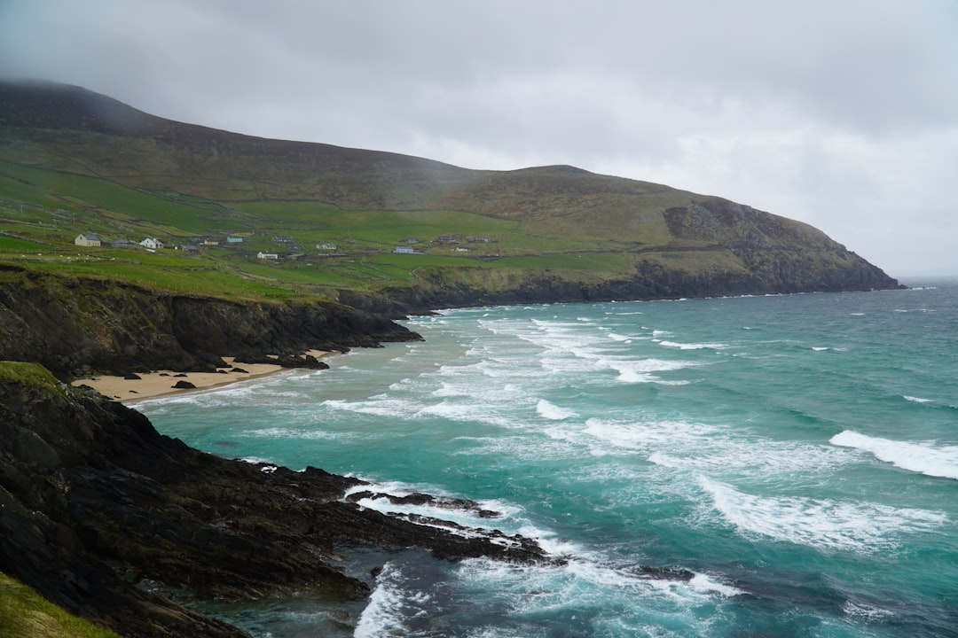 Scopri Slea Head: il promontorio più affascinante d'Irlanda - Coumeenoole | Secret World Trip Planner