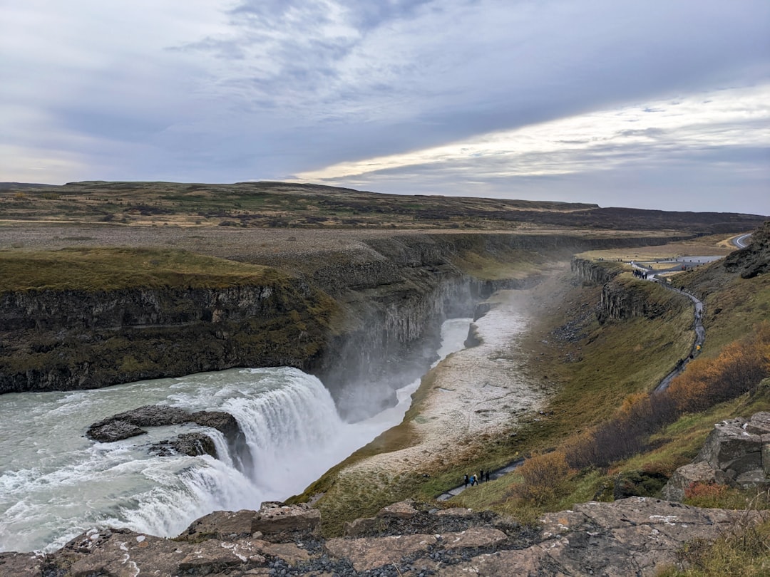 Gullfoss: Der Gletscherfall zwischen Regenbögen und Schluchten - 35 | Secret World Trip Planner