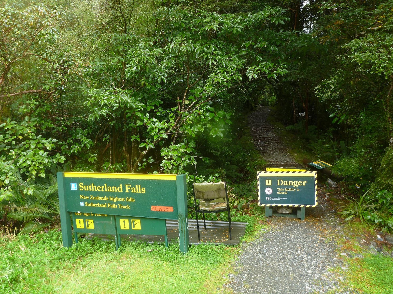 Sutherland Falls: La Cascata Più Alta della Nuova Zelanda — Milford Track