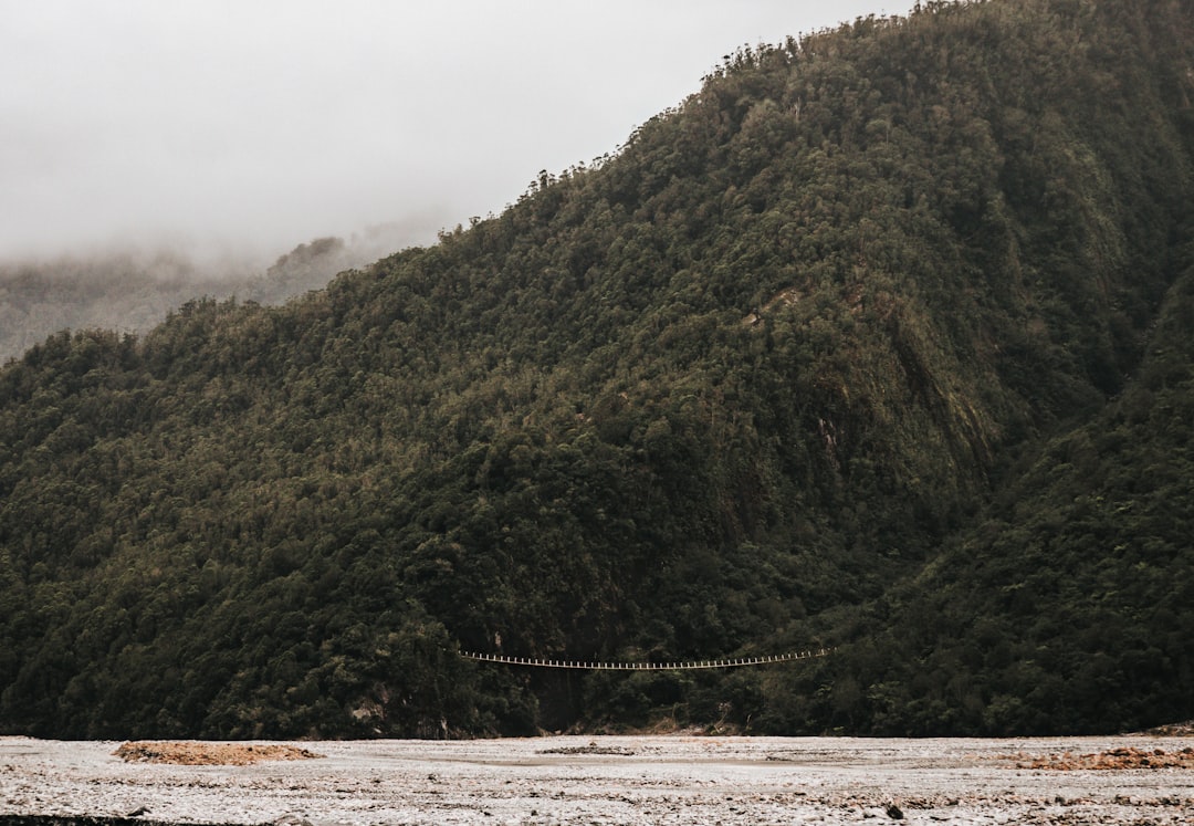 发现峡谷:新西兰的一个隐藏角落 - Milford Sound | Secret World Trip Planner