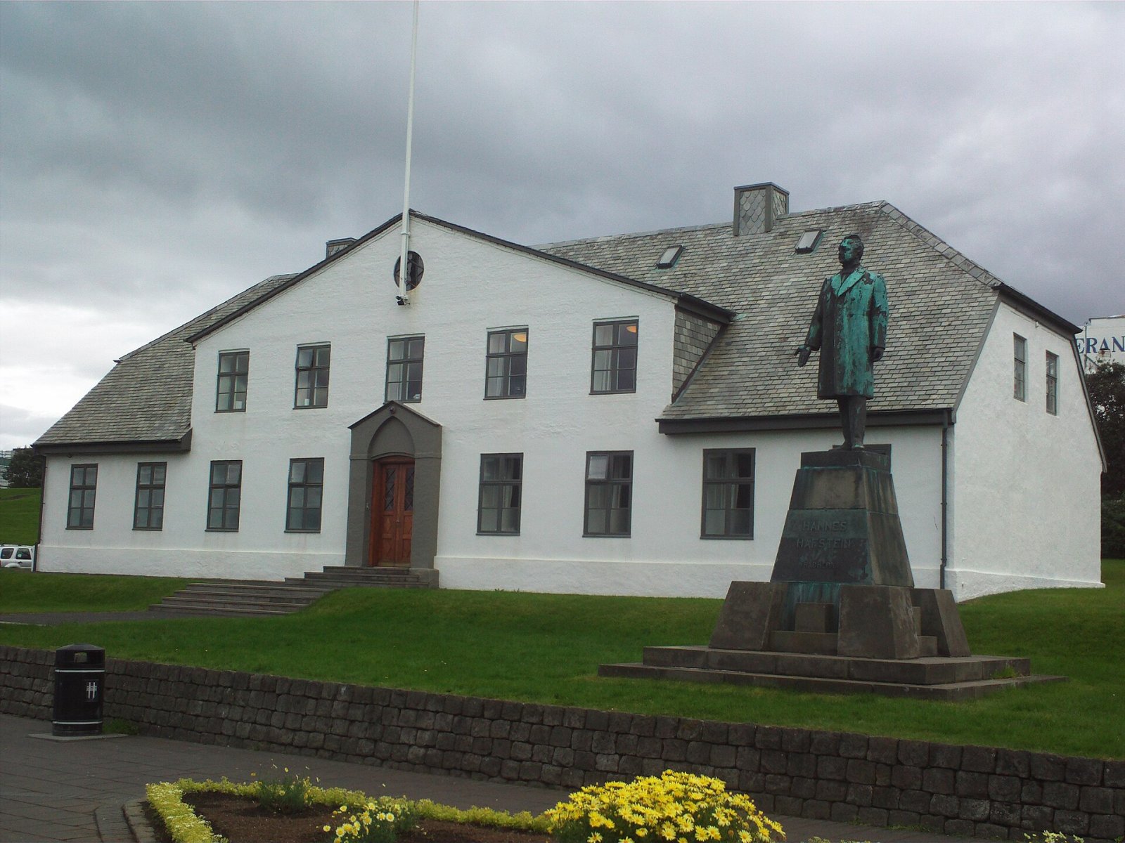 Descubriendo a Hannes Hafstein: un viaje por la historia cultural islandesa - Reykjavík | Secret World Trip Planner
