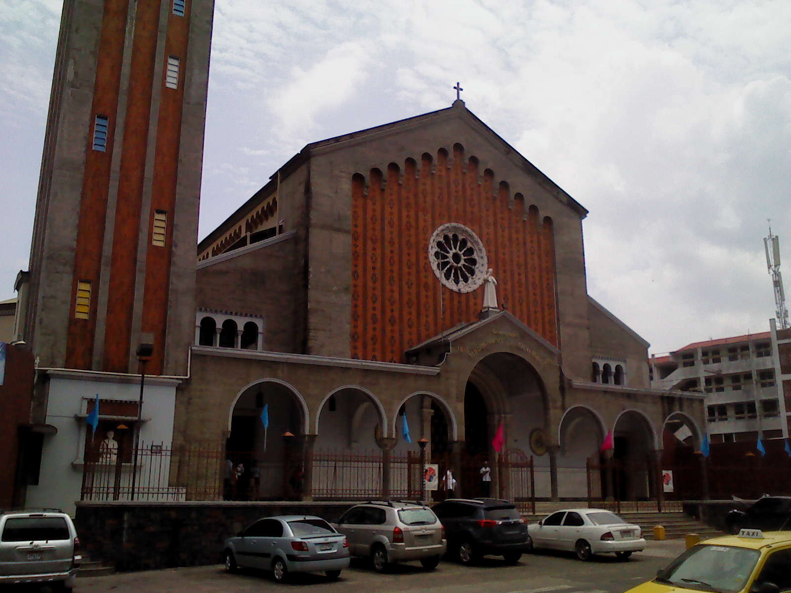 Descubre la Iglesia de Panamá: un tesoro cultural para visitar - Hacia el Valle 22-59 | Secret World Trip Planner