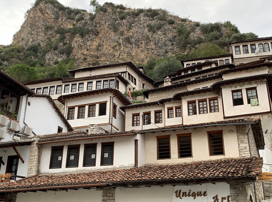 Descubriendo la Contemporary Art Gallery en Albania: Un Viaje por el Arte Moderno - Shkodër | Secret World Trip Planner
