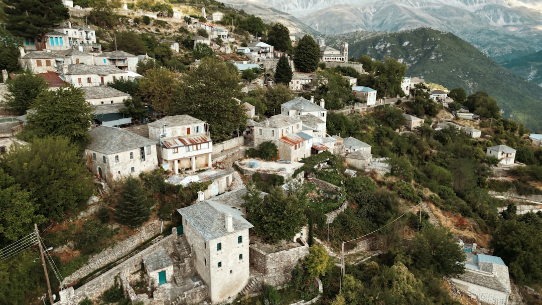 Estate Argyros: Assyrtiko e vulcano a Santorini - Episkopi Gonias 847 00 | Secret World Trip Planner