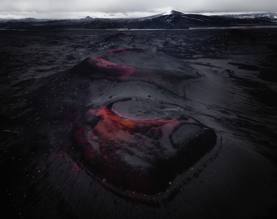 Scopri il Fascino dei Vulcani Scudo in Islanda | Secret World Trip Planner