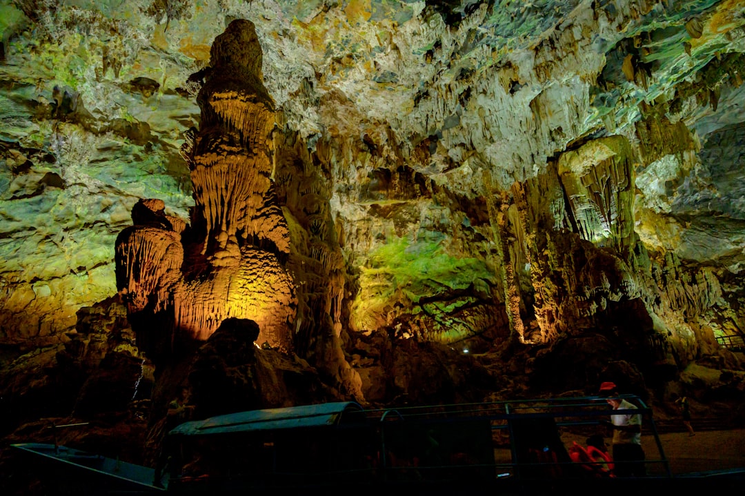 フォンガー洞窟：ベトナムの心にある驚異 - Phong Nha | Secret World Trip Planner