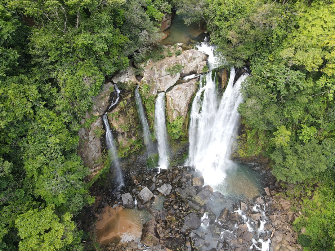 Cascata Nauyaca: o duplo salto na floresta costarriquenha - Pérez Zeledón | Secret World Trip Planner