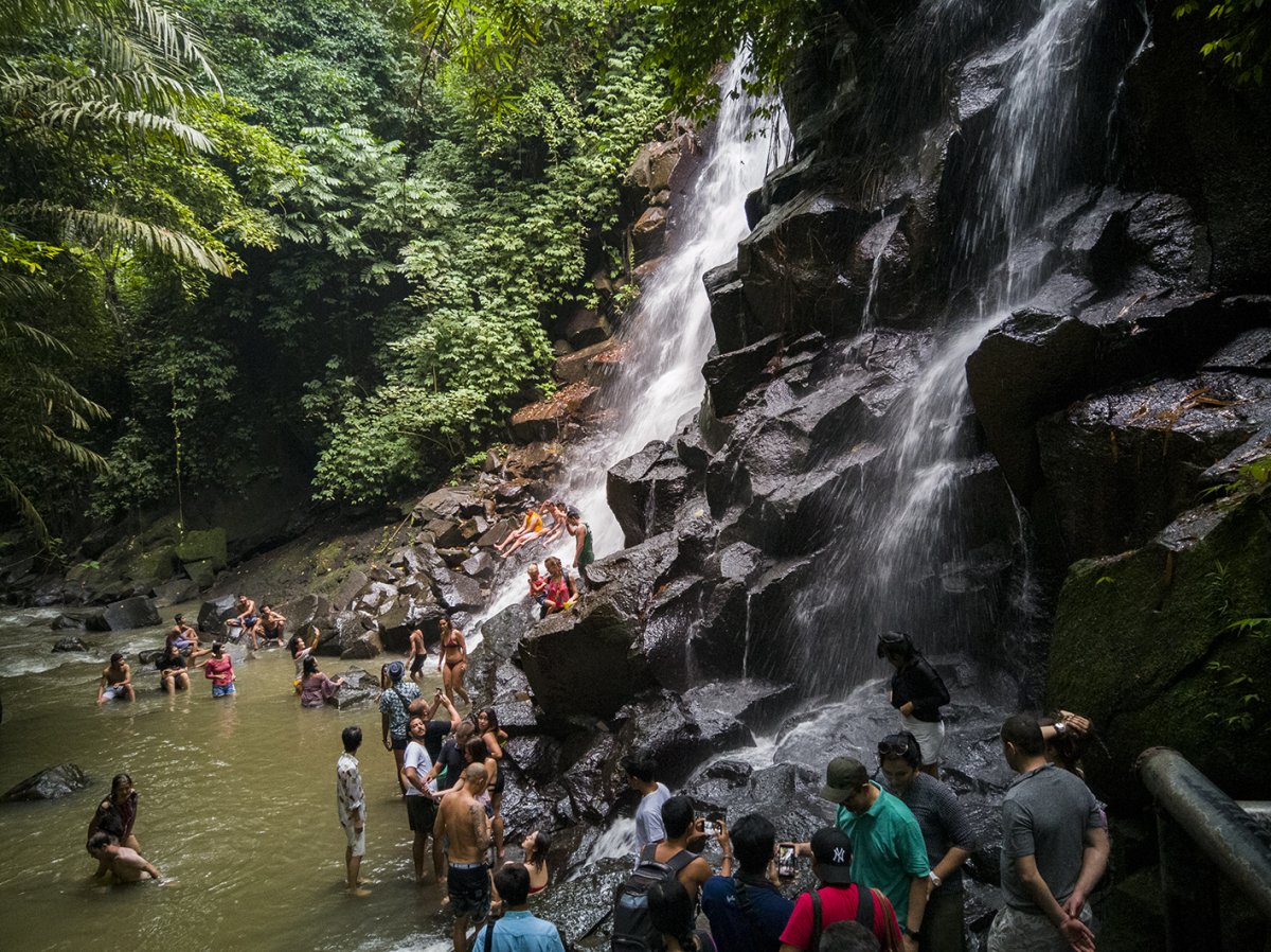 Kanto Lampo: la cascata tenda di Bali da attraversare - Kabupaten Gianyar | Secret World Trip Planner