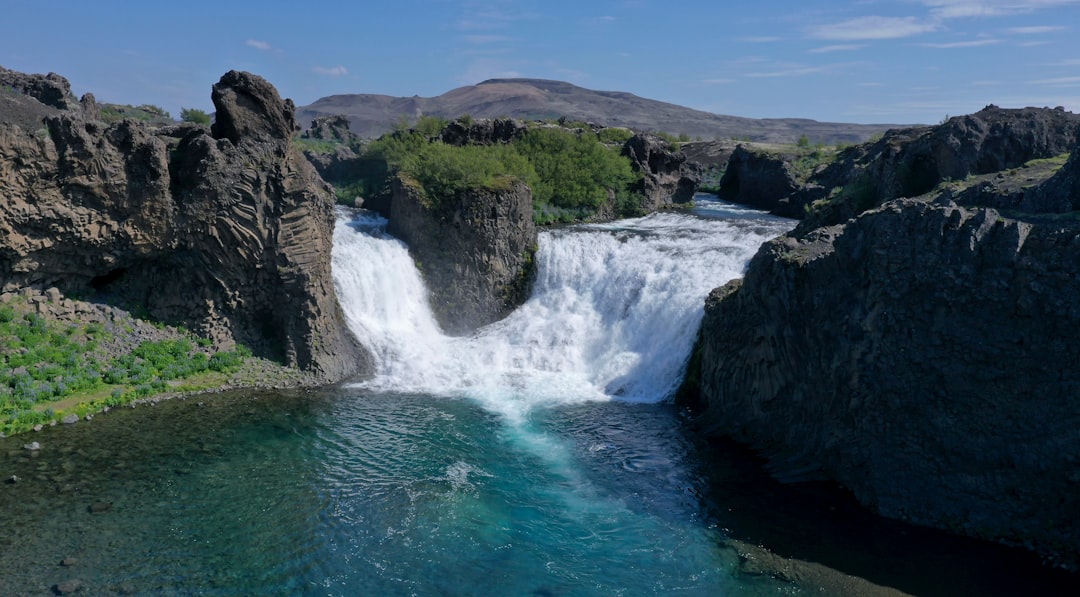 Hjálparfoss: as cachoeiras gêmeas de basalto - Hjálparvegur 3361 | Secret World Trip Planner
