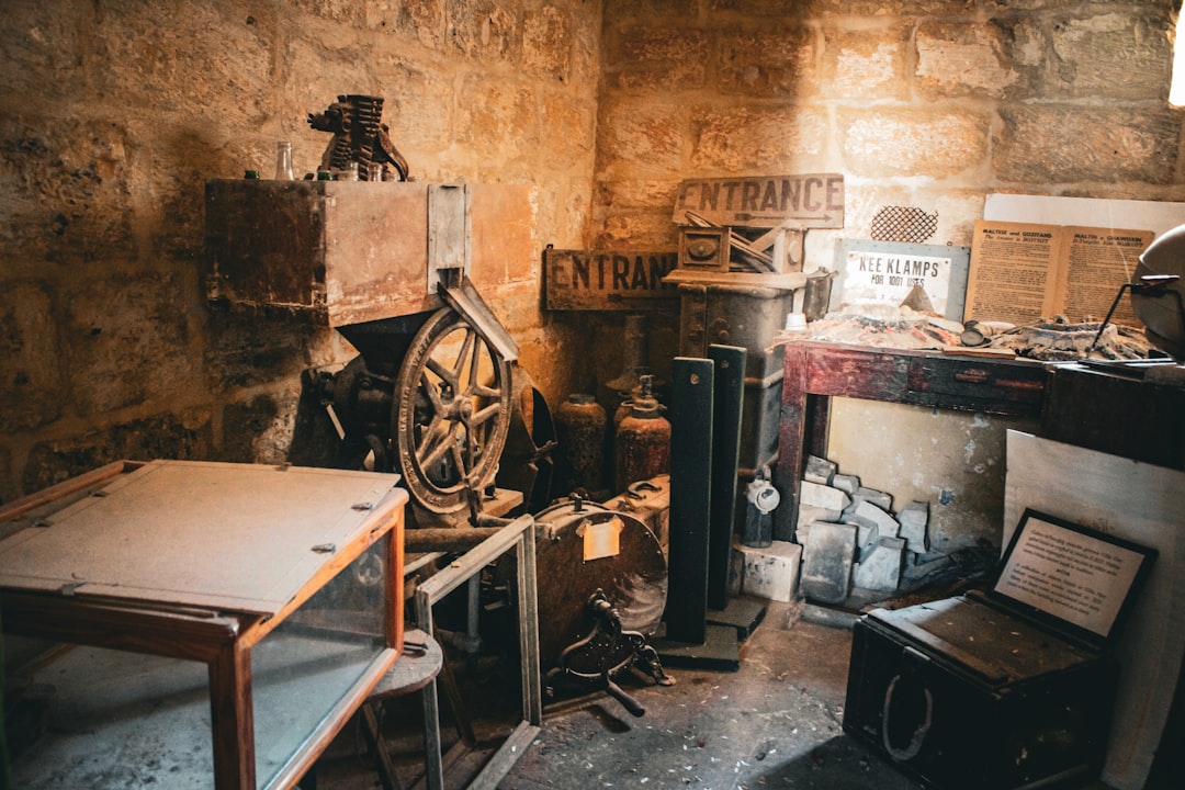Descubra Memories: Uma Experiência Musical em Malta - 70 Triq Ball | Secret World Trip Planner