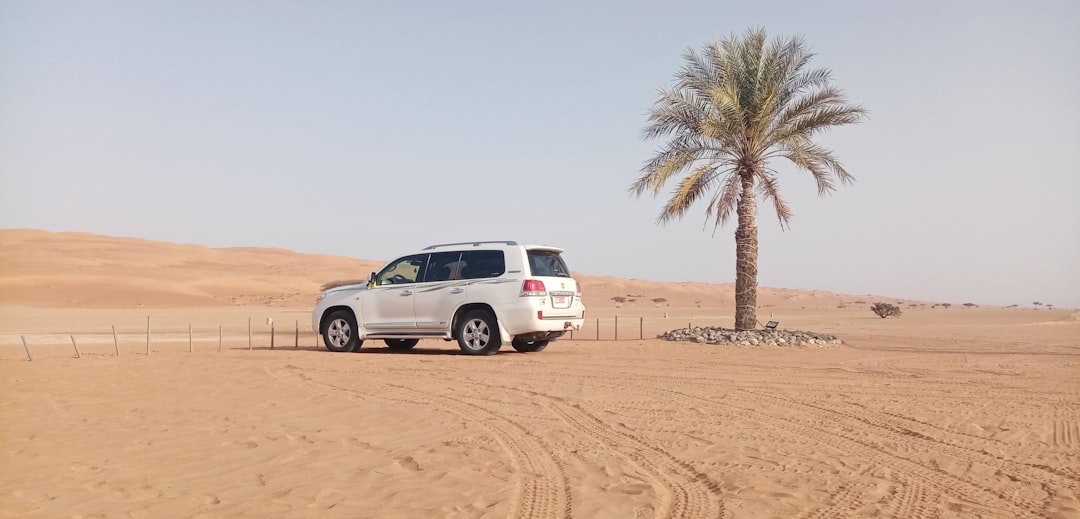 Wahiba Sands : randonnée dans les dunes d'Oman - Al Ghubrah Ash Shamaliyyah | Secret World Trip Planner