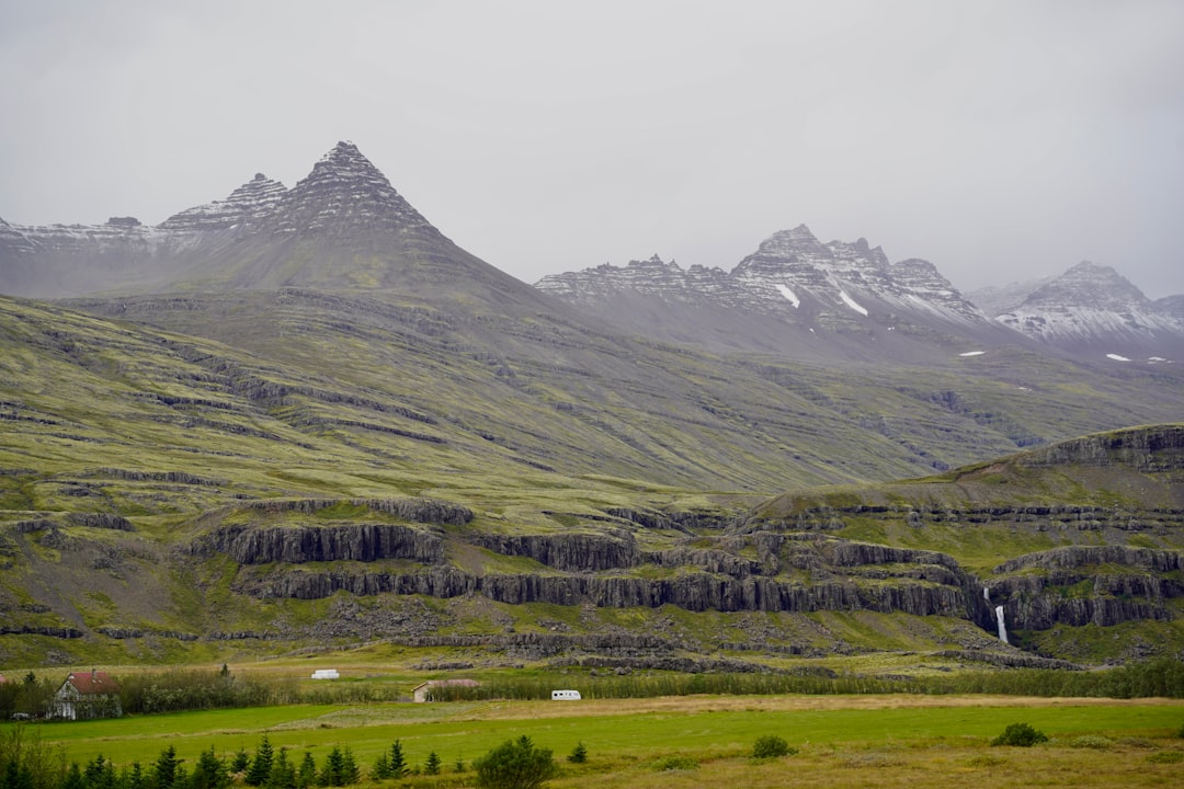 Esplorando Víðgelmir: La Maestosa Grotta di Lava dell'Islanda - Húsafell | Secret World Trip Planner