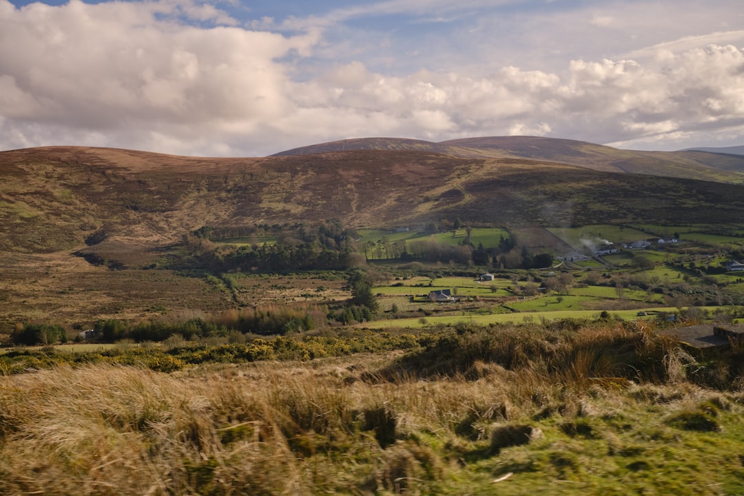 探索斯利夫卡尔:爱尔兰的偏远山脉 - Tarsaghaun | Secret World Trip Planner
