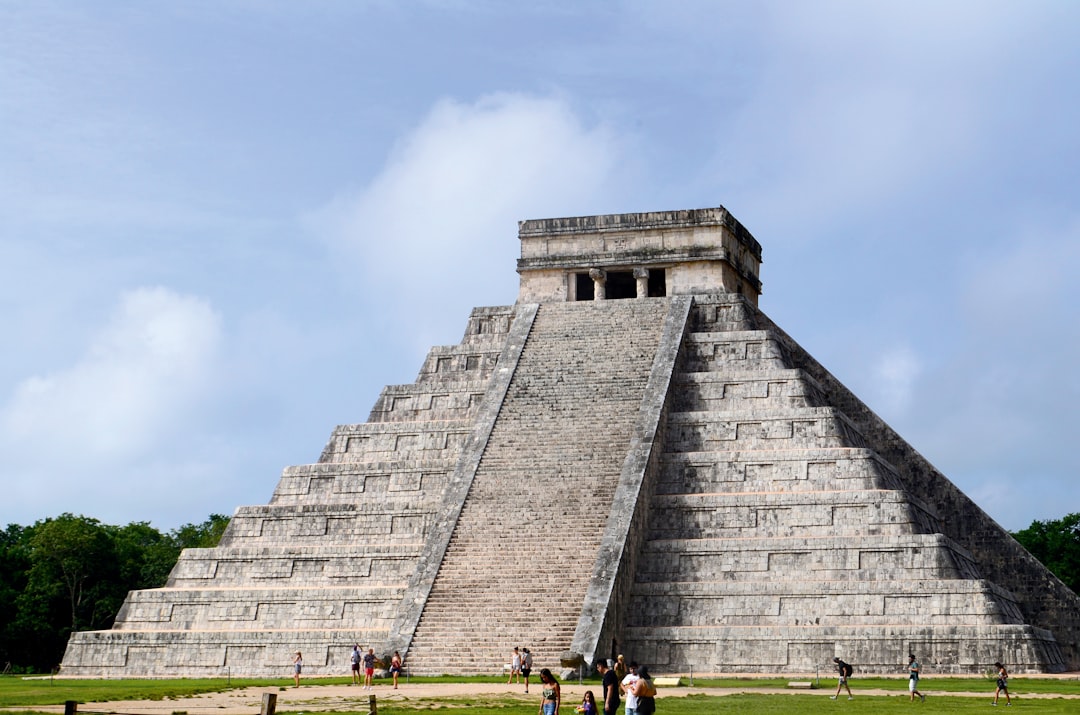 Chichén Itzá: architettura Maya tra luce e pietra - 97751 Yucatán | Secret World Trip Planner