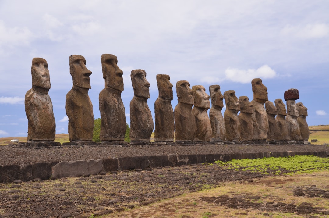 Ahu Tongariki : 15 moai au lever du soleil - Isola di Pasqua | Secret World Trip Planner