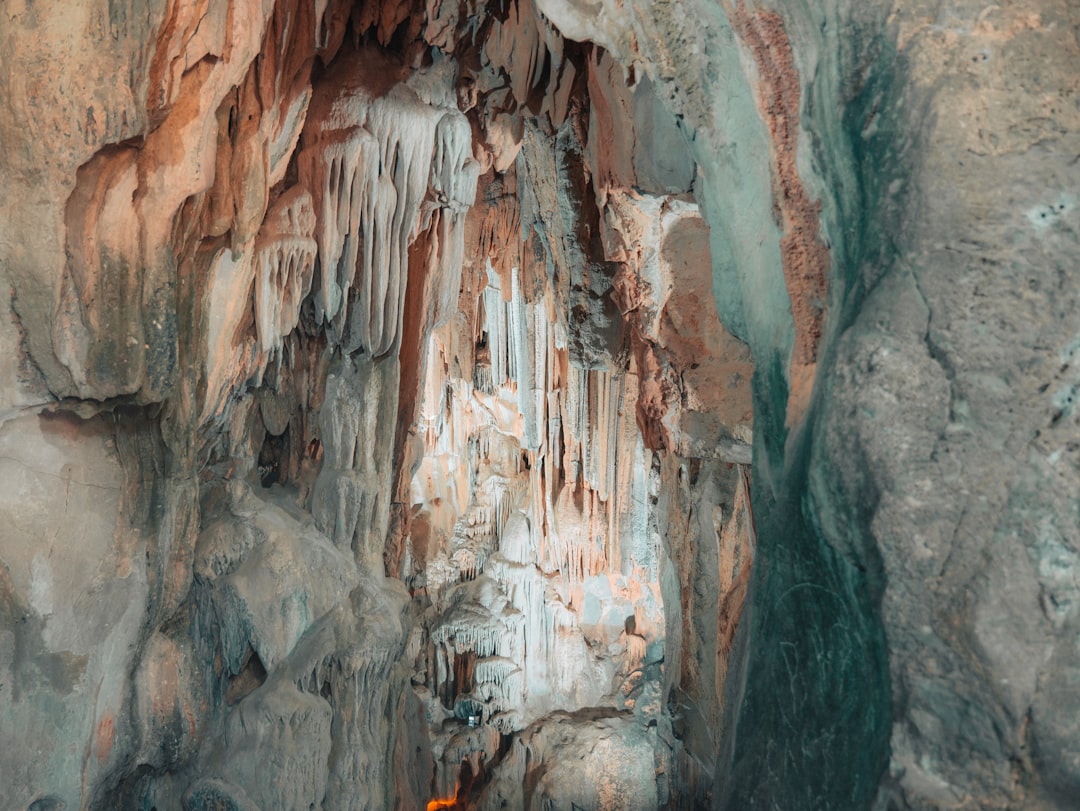 Grotte de Prométhée en Géorgie : merveille souterraine - 9JG2+P6R | Secret World Trip Planner