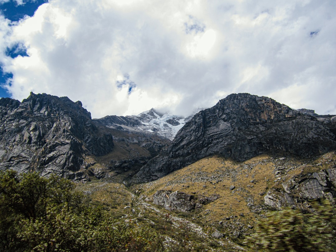 Scopri il Nevado Ticlla: un gioiello naturale del Perù - Miraflores | Secret World Trip Planner