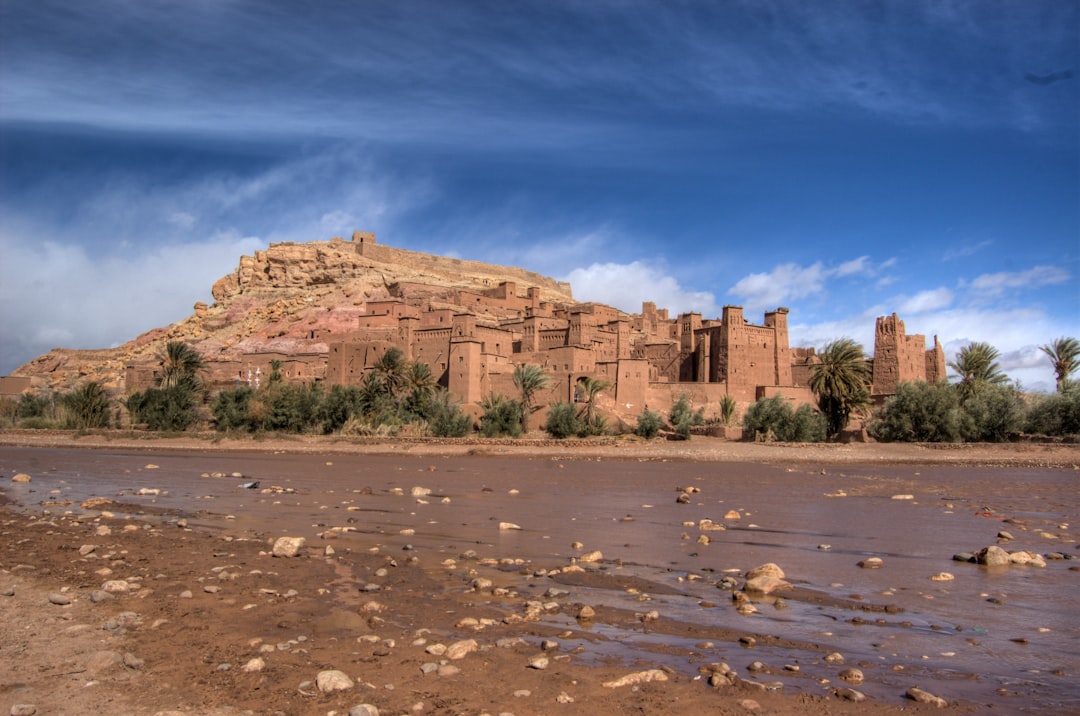 Scopri Jebel Musa: la Montagna Magica del Marocco — VHXP+HR El Horra