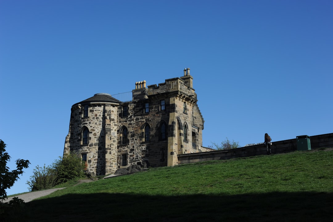 Chimney : Un voyage dans l'histoire des architectures écossaises - 6M8V+CJ Castle Douglas | Secret World Trip Planner