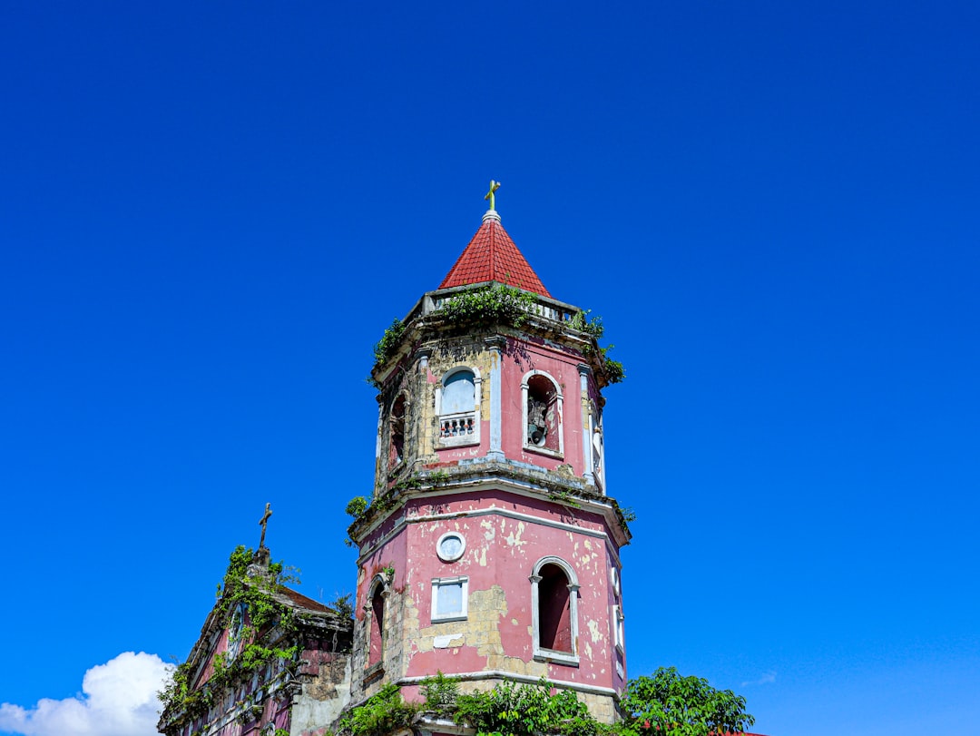 Descubre la Torre de Punta Cruz: Historia y Belleza de Filipinas - Maribojoc | Secret World Trip Planner
