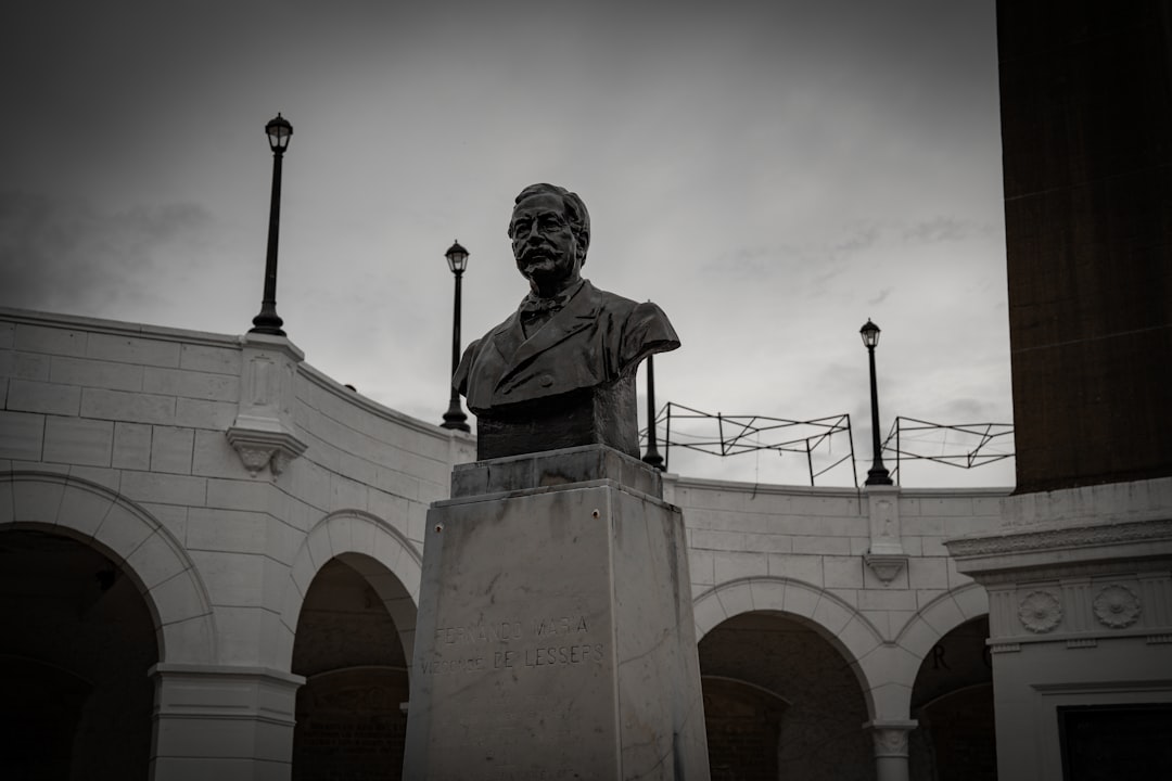 Scoprire il Monumento a los Martires: un simbolo di memoria a Panama - Panamá | Secret World Trip Planner