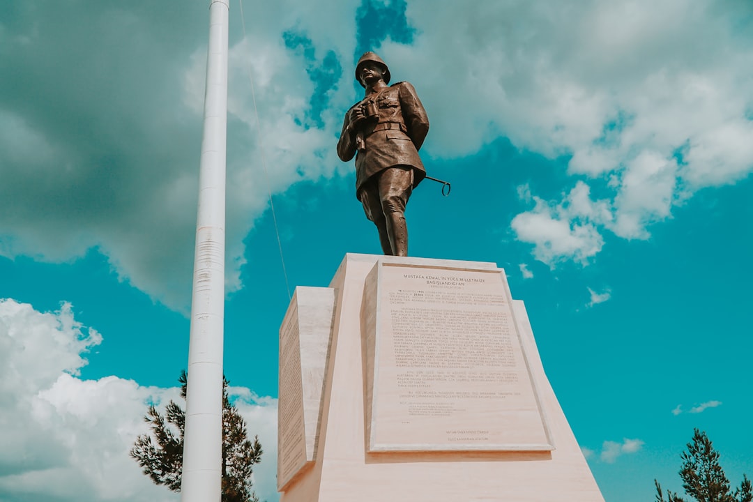 Che Guevara Statue in Santa Clara: Complete Guide - C26V+Q82 | Secret World Trip Planner