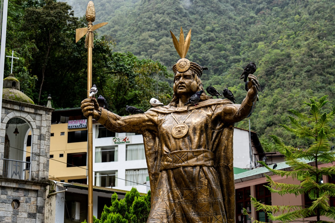 Statue de Che Guevara à Santa Clara : guide complet - C26V+Q82 | Secret World Trip Planner