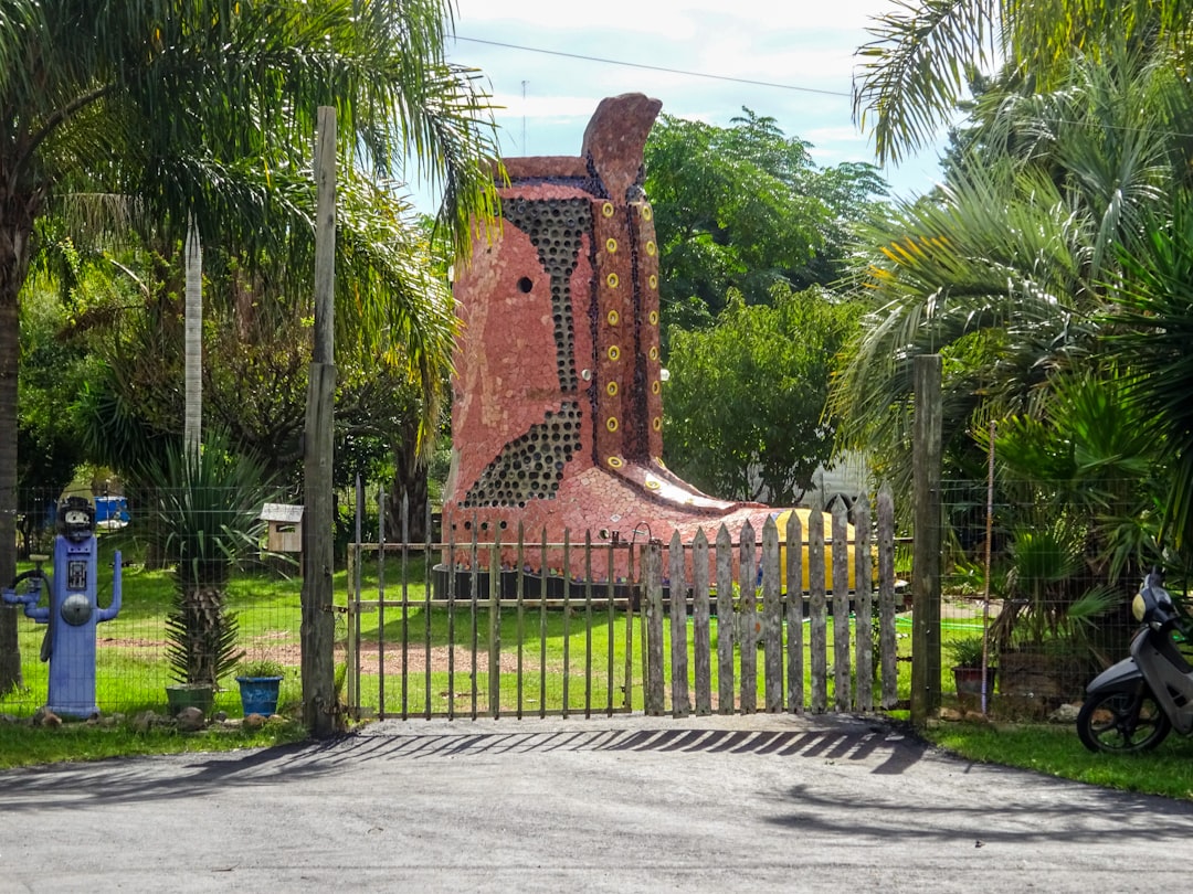プロビデンシア彫刻公園：マポチョ川の芸術 - 7520274 Providencia | Secret World Trip Planner