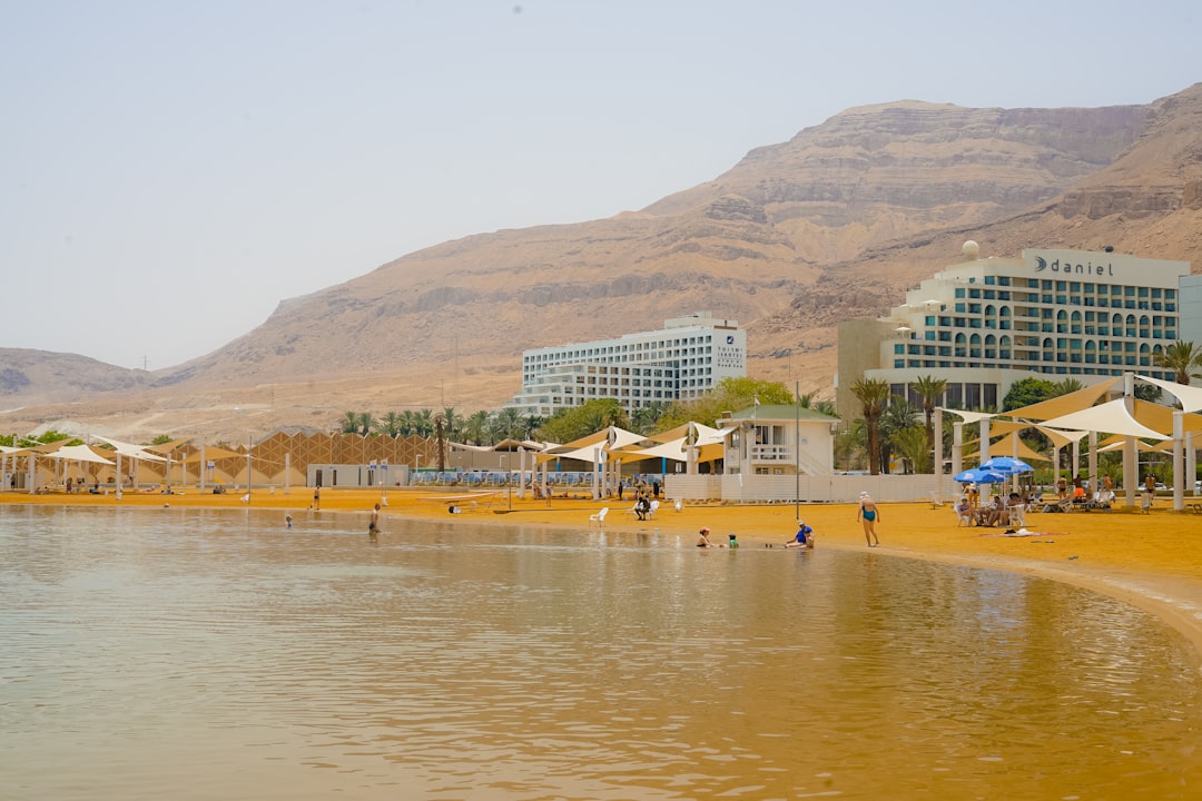El Mar Muerto en Ein Bokek: flota a 430 m bajo el mar - ריזורט וספא | Secret World Trip Planner