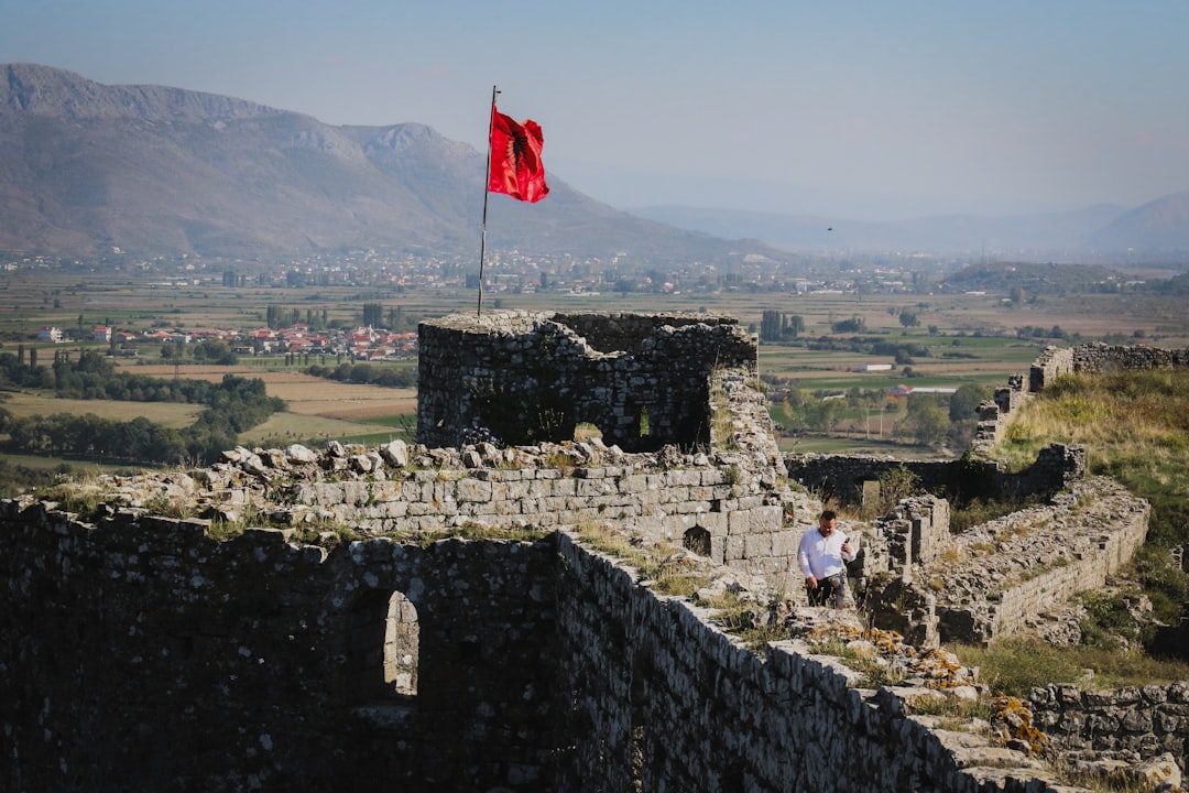 Scoprire Mother Albania: un simbolo di identità nazionale - Tiranë | Secret World Trip Planner