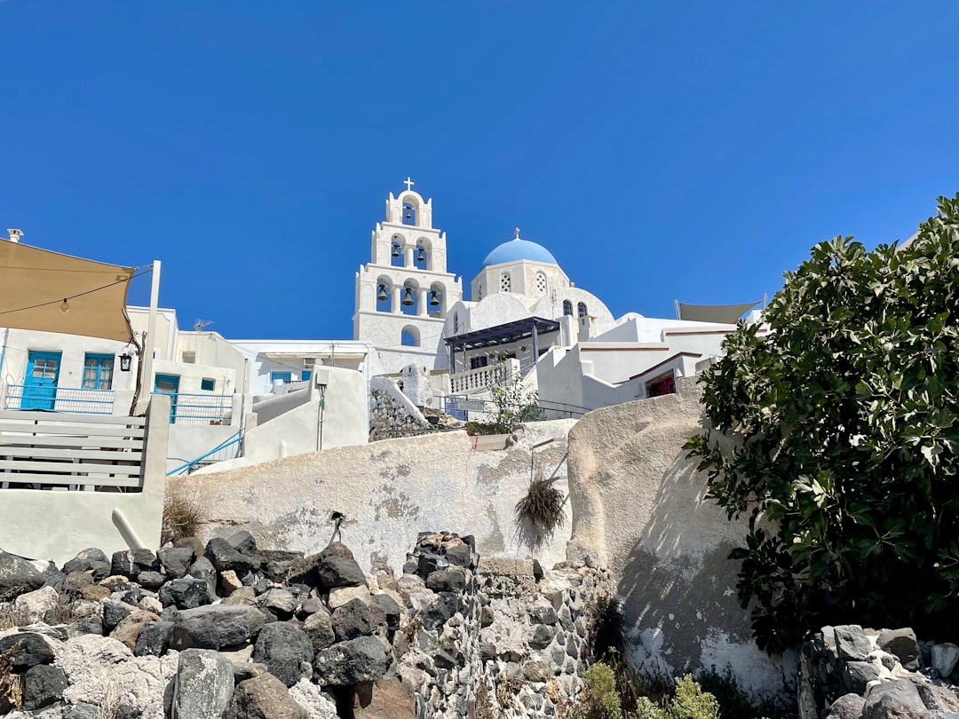 Le trekking de Fira à Oia : le sentier de la caldera - CCPF+X3 | Secret World Trip Planner