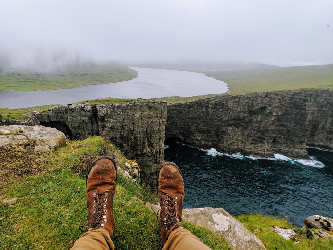 Сёрвагсватн: озеро, которое плывет над океаном - Sørvágsvatn | Secret World Trip Planner