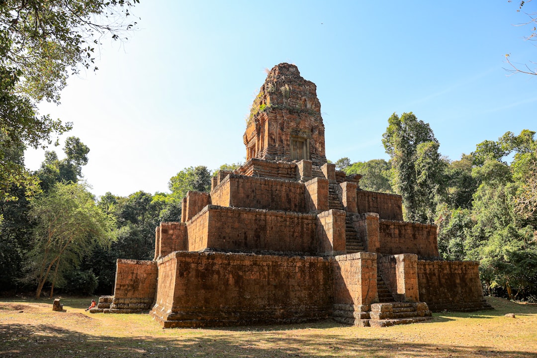 Independence Monument of Kep: History and Significance - Krong Kaeb | Secret World Trip Planner