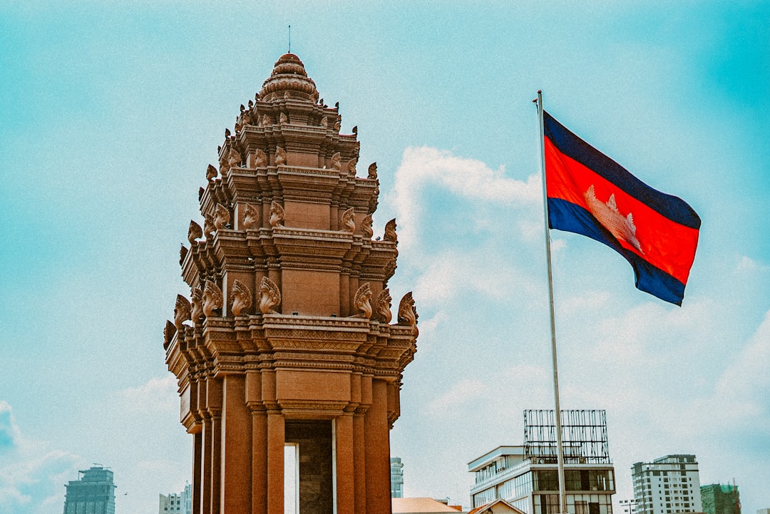 Monumento a la Independencia de Kep: Historia y Significado - Krong Kaeb | Secret World Trip Planner
