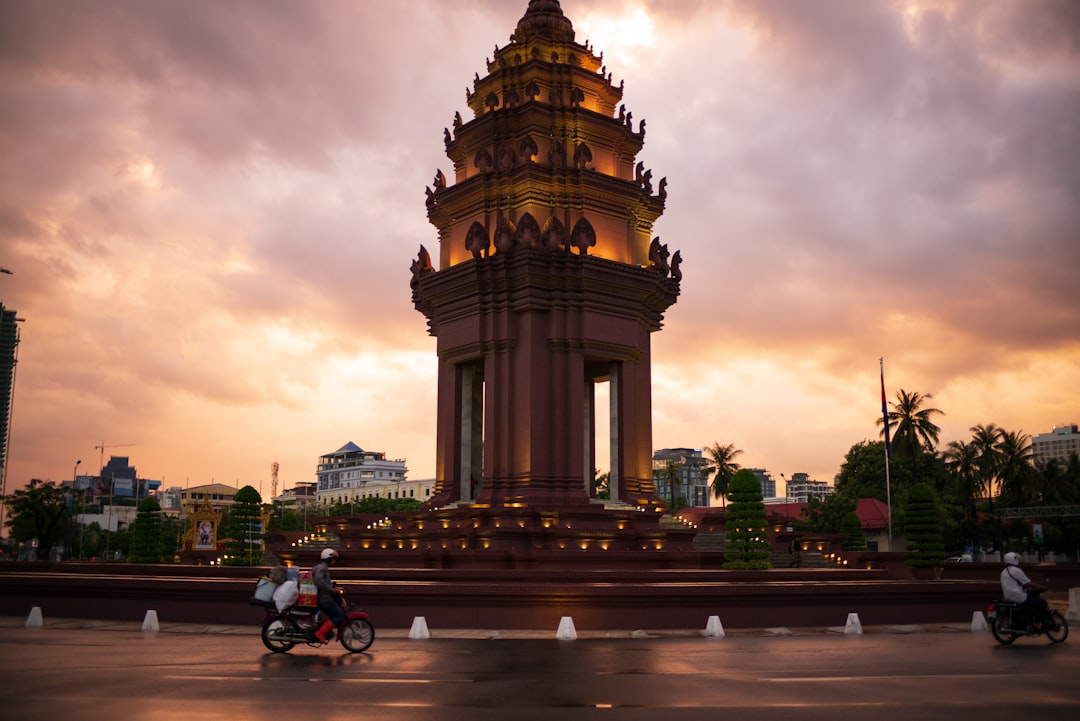 Монумент независимости Кепа: история и значение - Krong Kaeb | Secret World Trip Planner